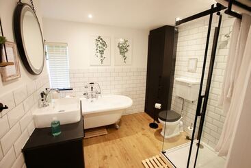 Luxury Thatched Country Cottage   Dartmoor, Devon