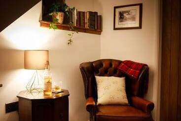 Luxury Thatched Country Cottage   Dartmoor, Devon