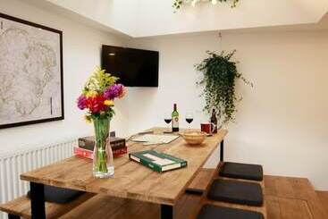 Luxury Thatched Country Cottage   Dartmoor, Devon