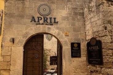 پانسیون April Medieval