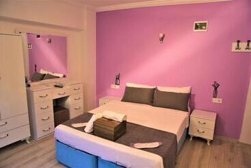 تختخواب و صبحانه Lavender Otel