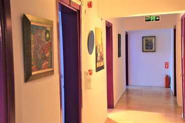 تختخواب و صبحانه Lavender Otel