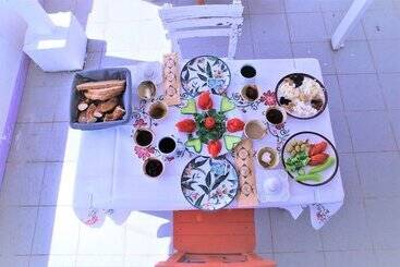 تختخواب و صبحانه Lavender Otel