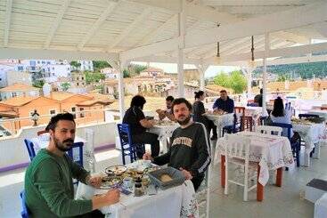 تختخواب و صبحانه Lavender Otel
