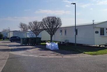 هتل Family Friendly 2 Bed Caravan In Rhyl, North Wales