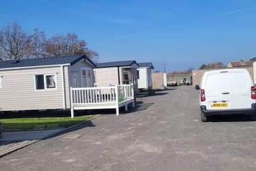 هتل Family Friendly 2 Bed Caravan In Rhyl, North Wales