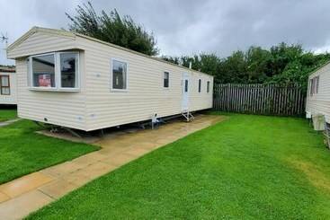 هتل Family Friendly 2 Bed Caravan In Rhyl, North Wales