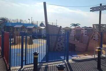 هتل Family Friendly 2 Bed Caravan In Rhyl, North Wales