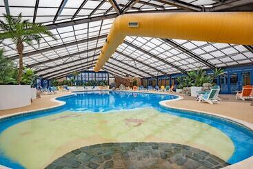 هتل Family Friendly 2 Bed Caravan In Rhyl, North Wales