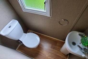 هتل Family Friendly 2 Bed Caravan In Rhyl, North Wales