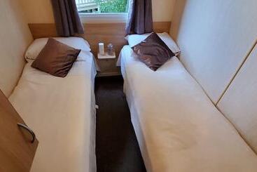 هتل Family Friendly 2 Bed Caravan In Rhyl, North Wales