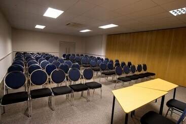 هتل Savoy And Conference Centre