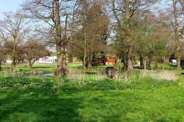 Beautiful 1 Bed Log Cabin In Retford Close To A1