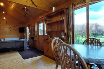 Beautiful 1 Bed Log Cabin In Retford Close To A1