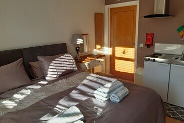 住所  Oakdene.....perfect For Couple Or Singles