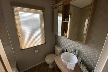Rivendale 8 & Hot Tub 2 Bed