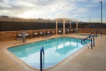 هتل Fairfield By Marriott Inn & Suites Palmdale West