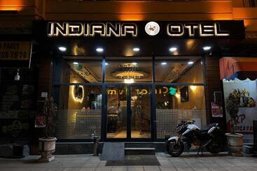 هتل Indi̇ana