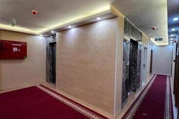 هتل Indi̇ana