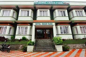 پانسیون Green Park Grand Inn