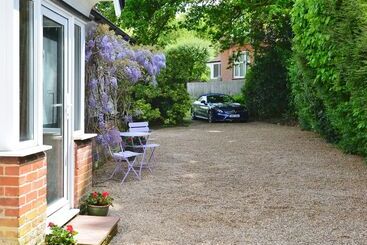 Pinewood Cottage Deluxe Self Catering Apartments