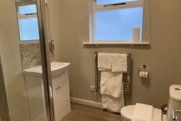 Pinewood Cottage Deluxe Self Catering Apartments