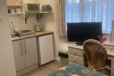 Pinewood Cottage Deluxe Self Catering Apartments