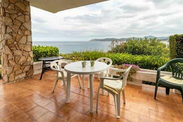 Carboneras 47 Apartamento En Primera Línea De Mar - Llanca