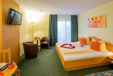 مبيت وإفطار Garni Oasis Loipersdorf
