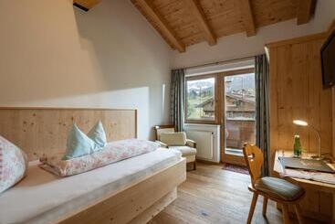 تختخواب و صبحانه Schnapperhof