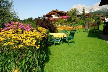 تختخواب و صبحانه Schnapperhof