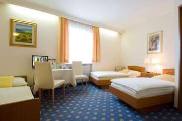 ホテル Biedermeier Hof