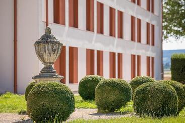 هتل Ibis Styles Dijon Sud Domaine De Beauregard 21600 Longvic