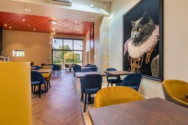 هتل Ibis Styles Dijon Sud Domaine De Beauregard 21600 Longvic