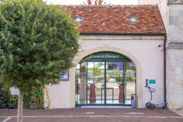 هتل Ibis Styles Dijon Sud Domaine De Beauregard 21600 Longvic