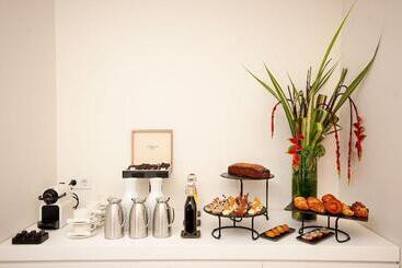 Noom Hotel Abidjan Plateau