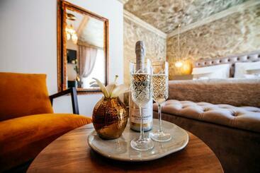 پانسیون Luxury Rooms Vindemiæ