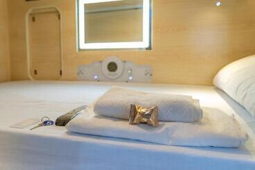 تختخواب و صبحانه Hostelit, Capsule Hostel
