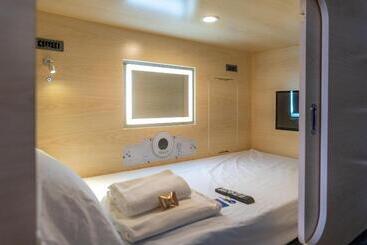 تختخواب و صبحانه Hostelit, Capsule Hostel
