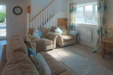 Glebe Cottage   St Florence