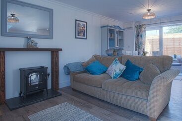 Glebe Cottage   St Florence