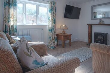 Glebe Cottage   St Florence