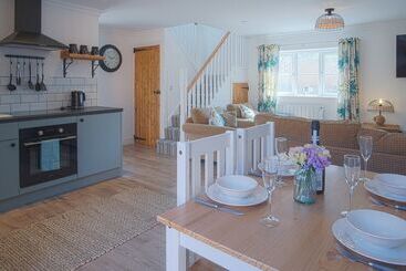 Glebe Cottage   St Florence