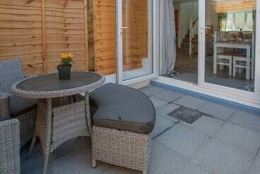Glebe Cottage   St Florence