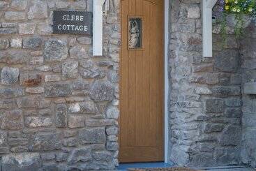 Glebe Cottage   St Florence