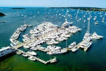 هتل Champlin S Marina & Resort