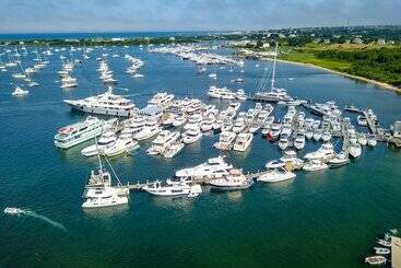 ホテル Champlin S Marina & Resort