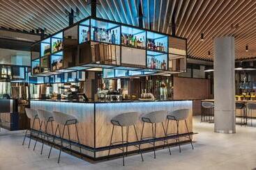 هتل Courtyard By Marriott Szczecin City