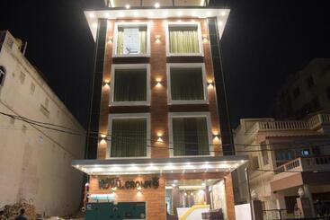 هتل Goroomgo Royal Crown Puri