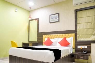 هتل Goroomgo Royal Crown Puri